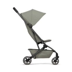 Joolz Aer+ Sage Green Buggy Inkl. Transporttasche -Zwergen Mobil joolz aer seat side view sage green