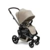 Joolz Hub+ Timeless Taupe Kinderwagen Plus Sportwagensitz 1 Joolz Hub+ Timeless Taupe Kinderwagen Plus Sportwagensitz -Zwergen Mobil joolz hub seat perspective timeless taupe